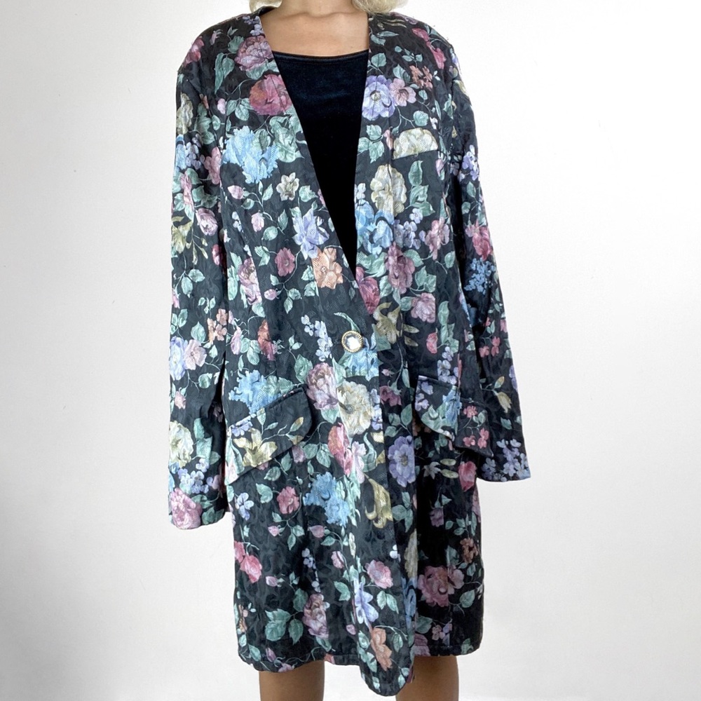 Vintage floral coat with jewel button - Picture 6 of 7